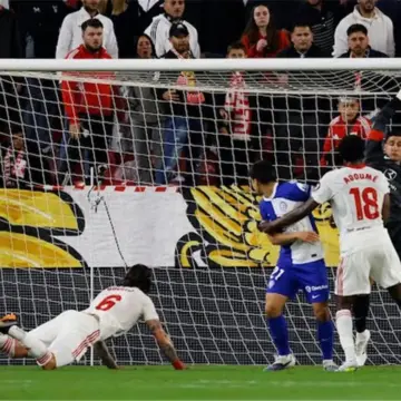 قبل مواجهة برشلونة.. أتلتيكو مدريد يتعثر بثنائية أمام إشبيلية